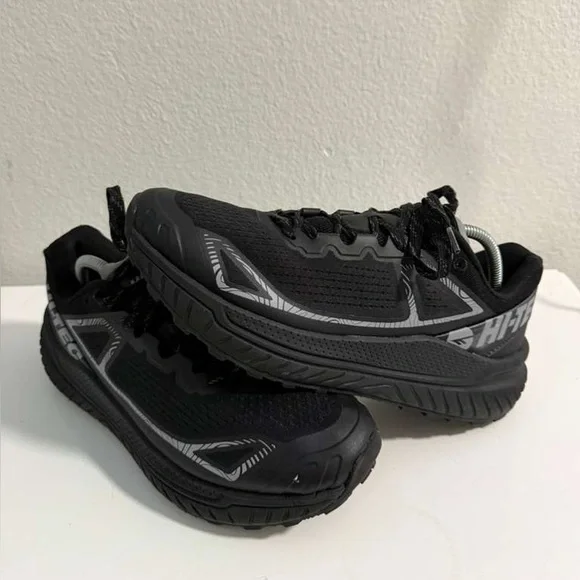 Hi-Tec Men's Black and Gray Athletic Shoes - Picture 2 of 9